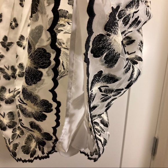 TALBOTS Sz 14P Embroidered Butterfly Pleated Knee Length Lined Zipper Skirt - Picture 4 of 6